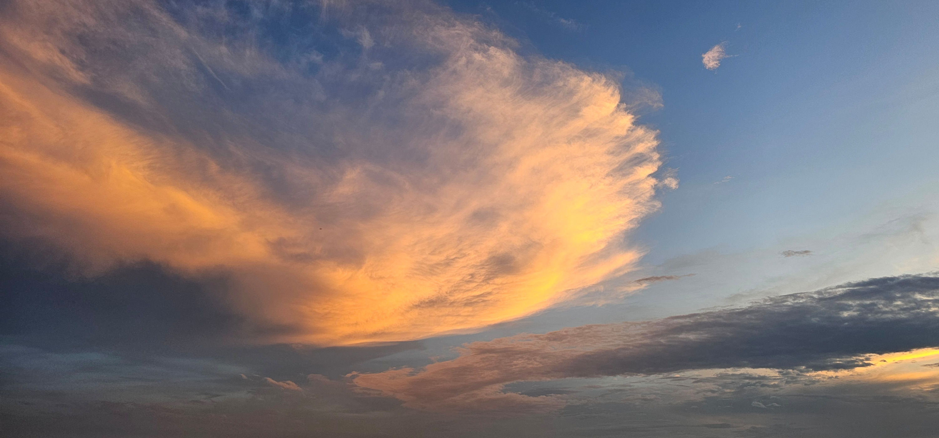 
        <div class='title'>
          Fire Cloud Sunset 1
        </div>
       